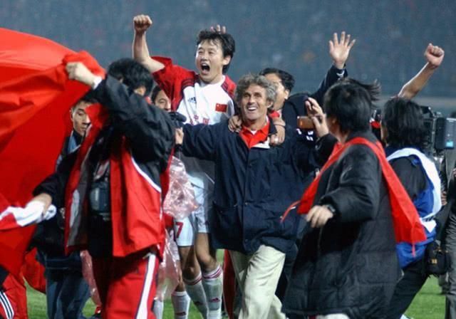 华夏电影：推进重点新片，全产业链协同发力 2026-04-28 《中国电影报道》独家策划推出《全国电影工作会议访谈录》系列节目，主持人蓝羽对话全国重点电影省市区电影主管部门负责人、重点影企负责人，聚焦全国电影工作“一盘棋”的生动局面，展现各地在推动电影高质量发展 “十三五”期间电影创作回顾：不断激发创作生产活力，推动电影产业高质量发展 2020-12-02 为文化产业培育新生力量 2020-05-08 文化产业高质量发展的重要载体和强力引擎。